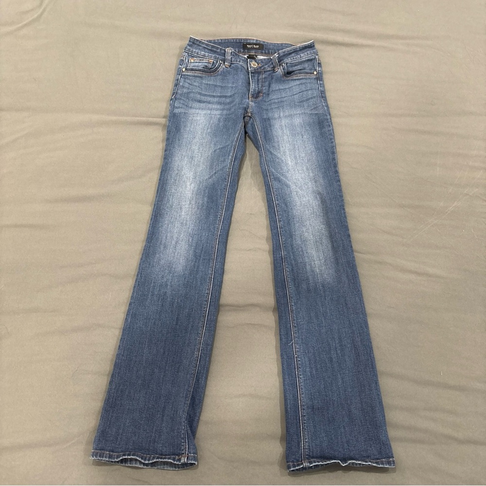 Women’s Boot-Cut Jeans in Faded Blue Wash